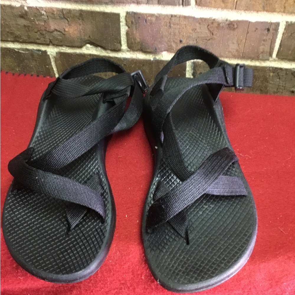 Black Strappy Outdoor Sandals